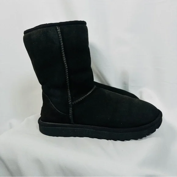 UGG Classic Short II Suede Shearling Boots Black Cozycore Size 8 - Picture 13 of 13